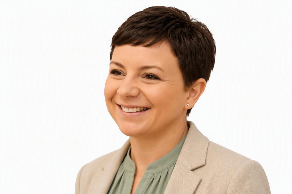 Porträt von Mag. Anja Jaritz, Klinische Psychologin und Gesundheitspsychologin in Kärnten, spezialisiert auf Autismus, ADHS und Neurodivergenzen